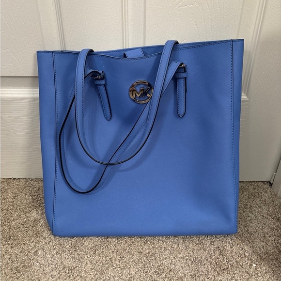Michael Kors Tote Gently Used - Picture 1 of 4
